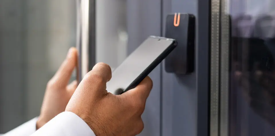 Get Access Control Read-Time Data Using Your Smartphone